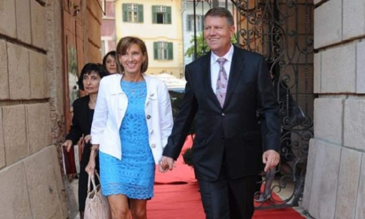 Carmen Iohannis, alături de preşedintele Klaus Iohannis la Festivalul de la Salzburg! A renunţat la rochiile sexy, dar tot a atras toate privirile