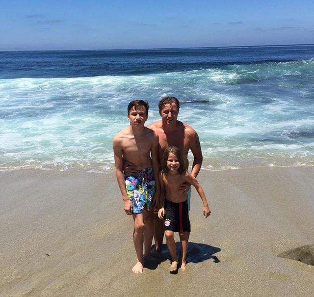 Iată cât de mare a crescut băieţelul lui Reghe şi al Aneimaria Prodan. Impresara sexy se mândreşte cu familia sa
