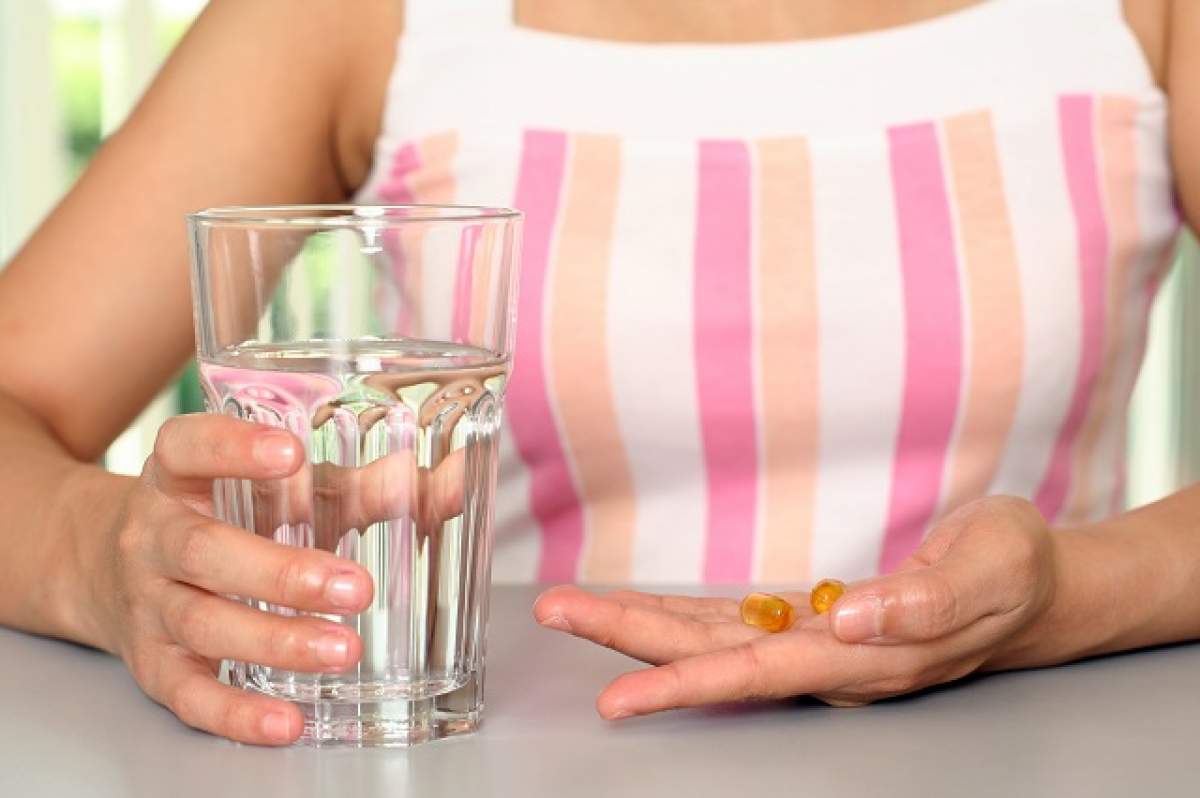 ÎNTREBAREA ZILEI - MARŢI: Ce se întâmplă dacă iei pastile cu apă minerală sau suc acidulat