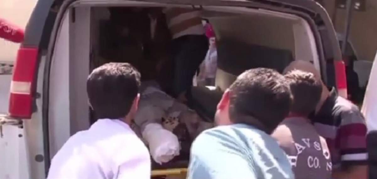 VIDEO / Patru poliţişti, ucişi într-un atac cu BOMBĂ