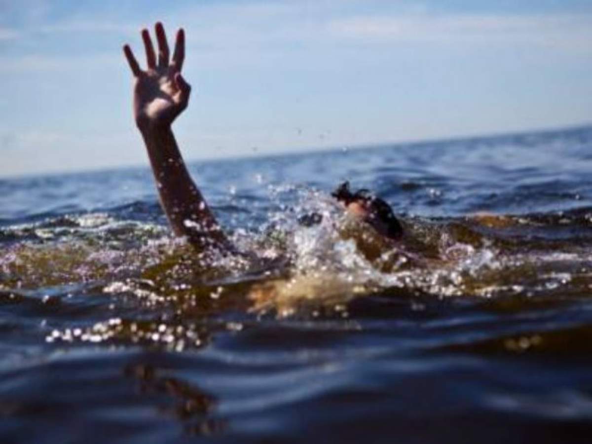 VIDEO / Un bărbat şi-a lăsat fiica să MOARĂ înecată, de teama să nu fie atinsă şi "dezonorată" de alţi bărbaţi