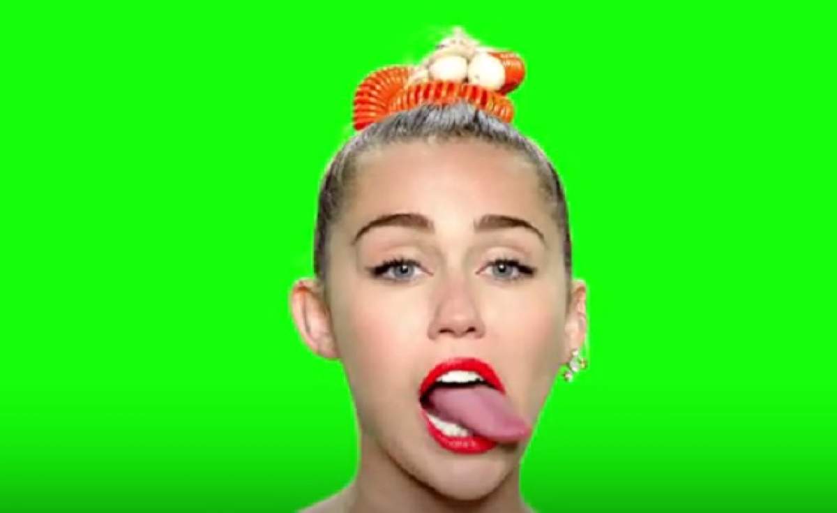 VIDEO / Nu are limite! Miley Cyrus le-a arătat fanilor ce este în stare să facă cu limba