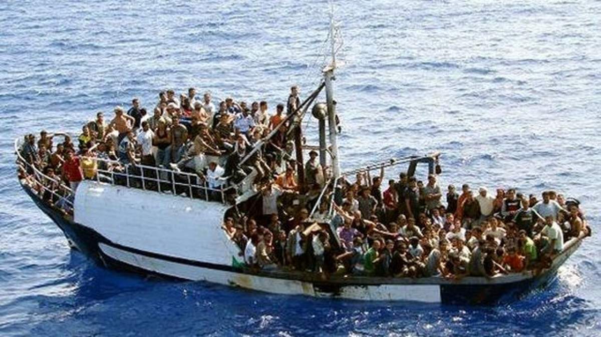Cel puțin 40 de imigranți găsiți morți pe o navă în Marea Mediterană