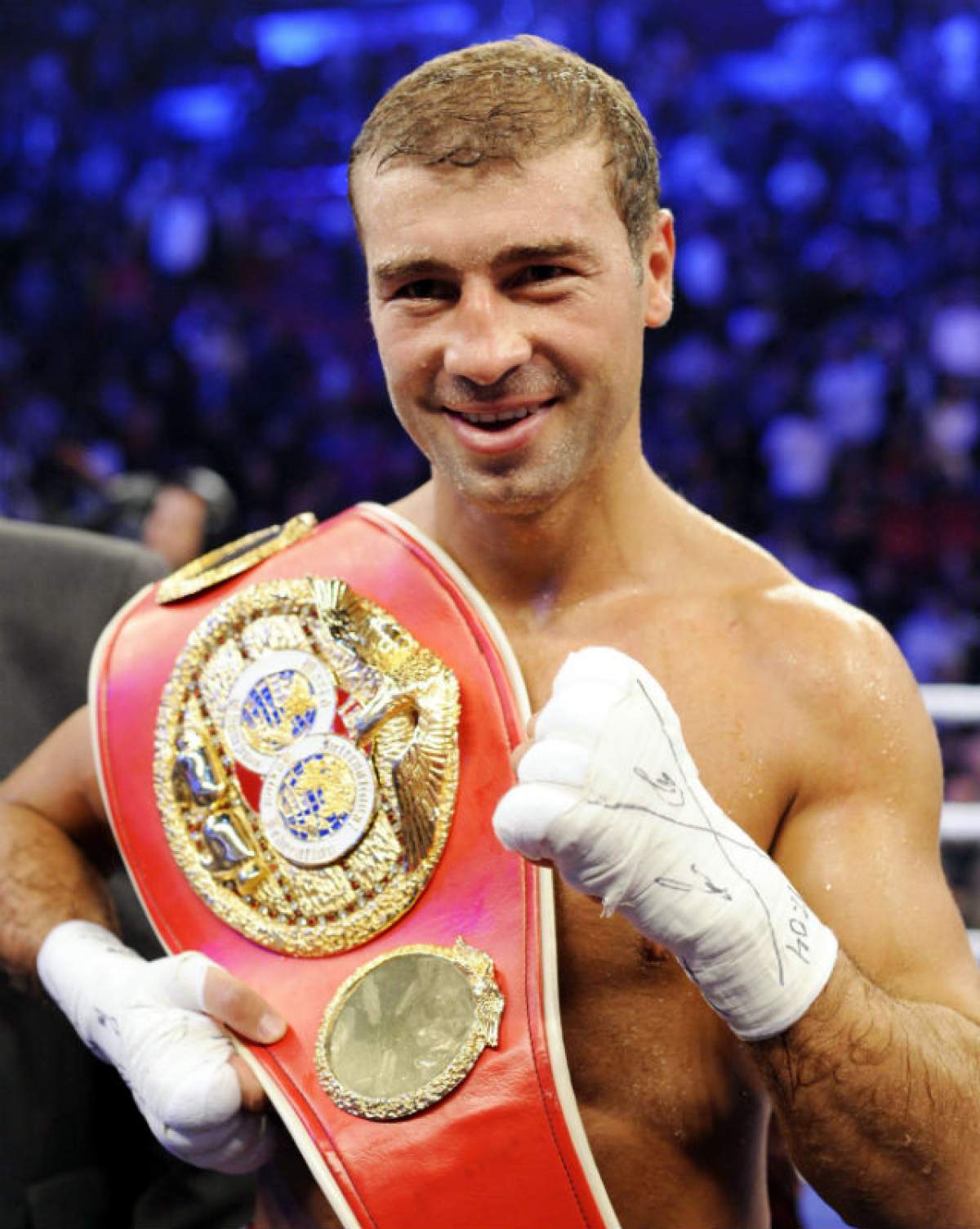 Lucian Bute l-a învins pe Andrea Di Luisa prin KO tehnic: "Am lipsit mult, dar sunt înapoi la treabă"