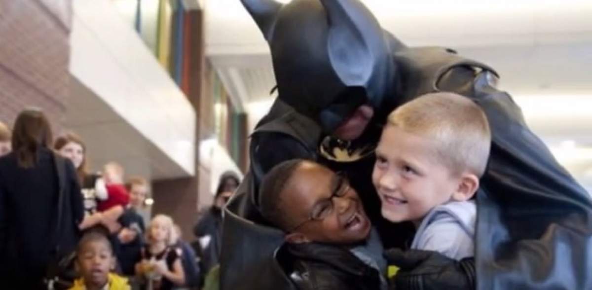VIDEO / DOLIU! Lenny Robinson, "Batman din Baltimore", a murit într-un accident rutier