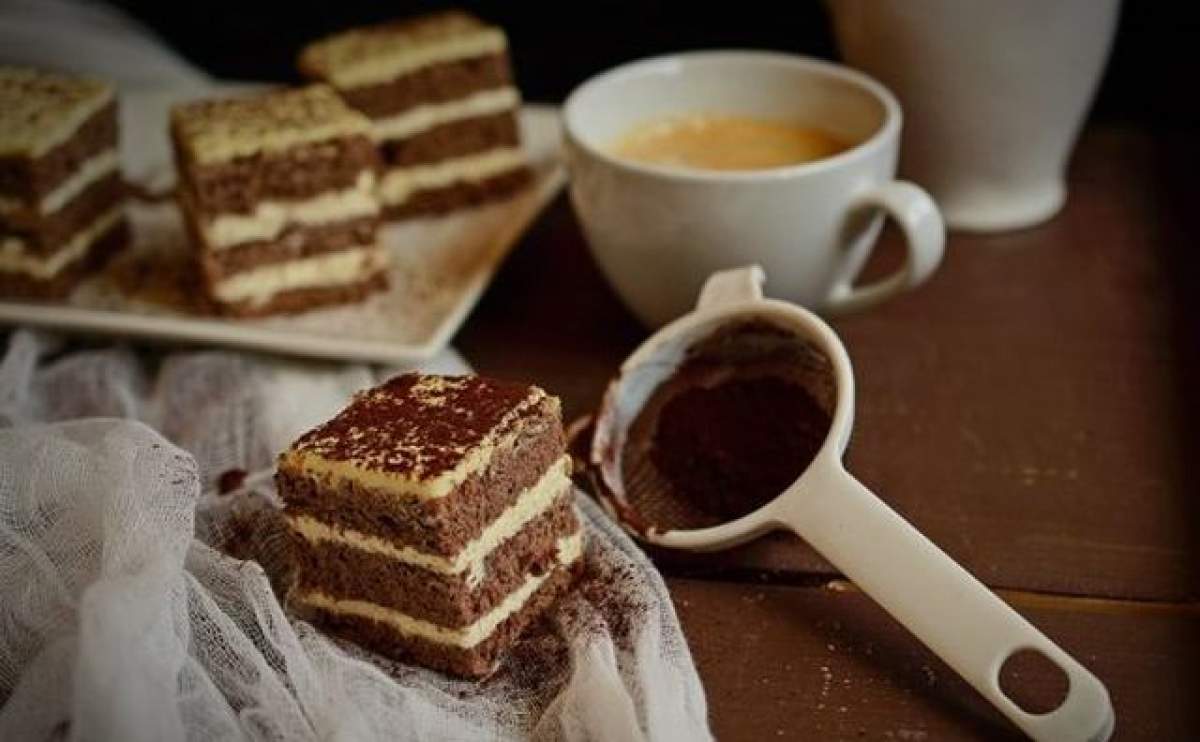 REŢETA ZILEI - JOI - Prajitură cu blat de cacao şi cremă mascarpone