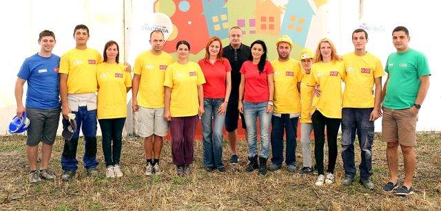 Fundaţia Vodafone România derulează cel mai extins program de voluntariat în construcţia de case