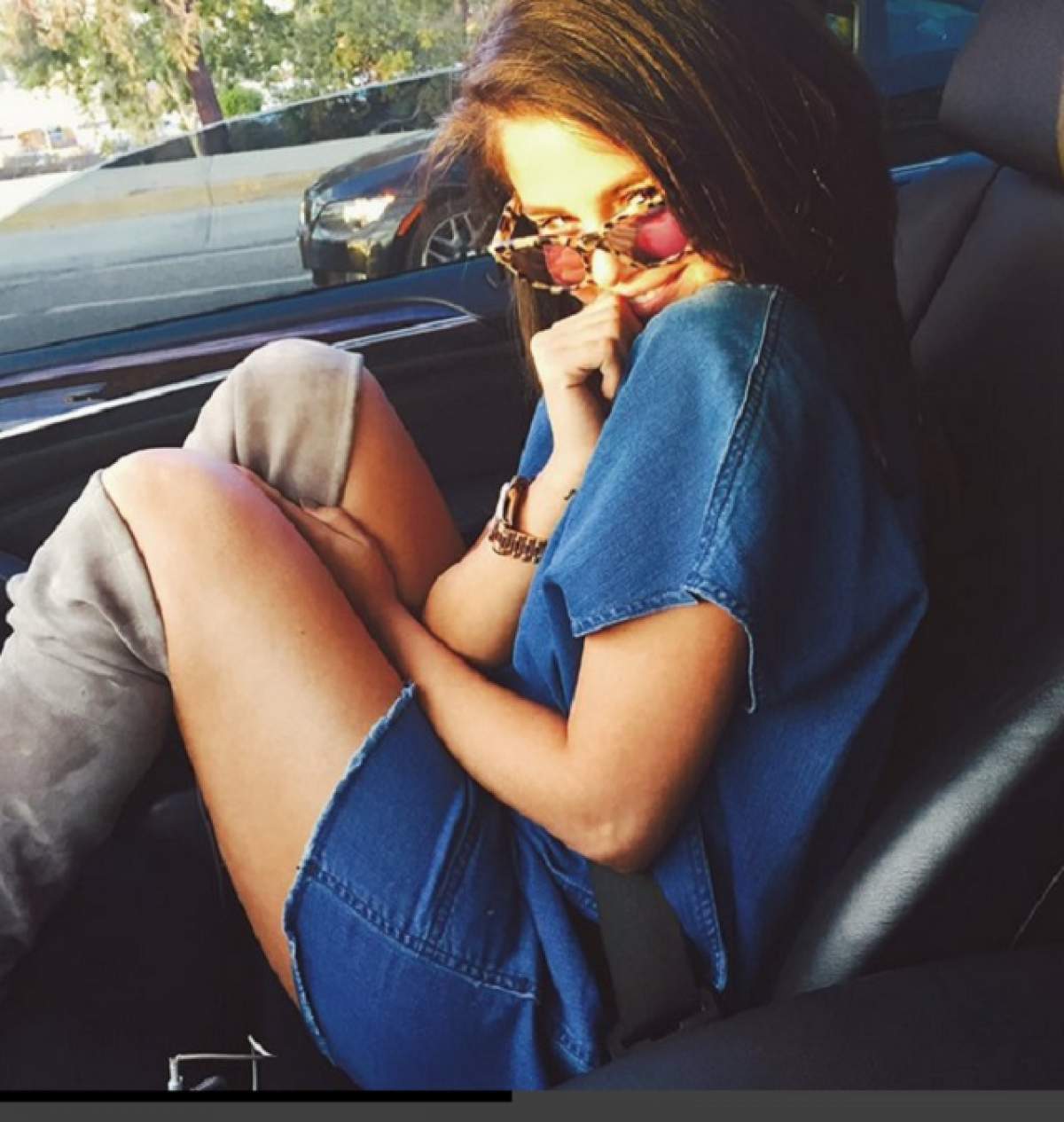 Fosta iubită a lui Justin Bieber, selfie incendiar! Selena Gomez a renunţat la haine pe internet