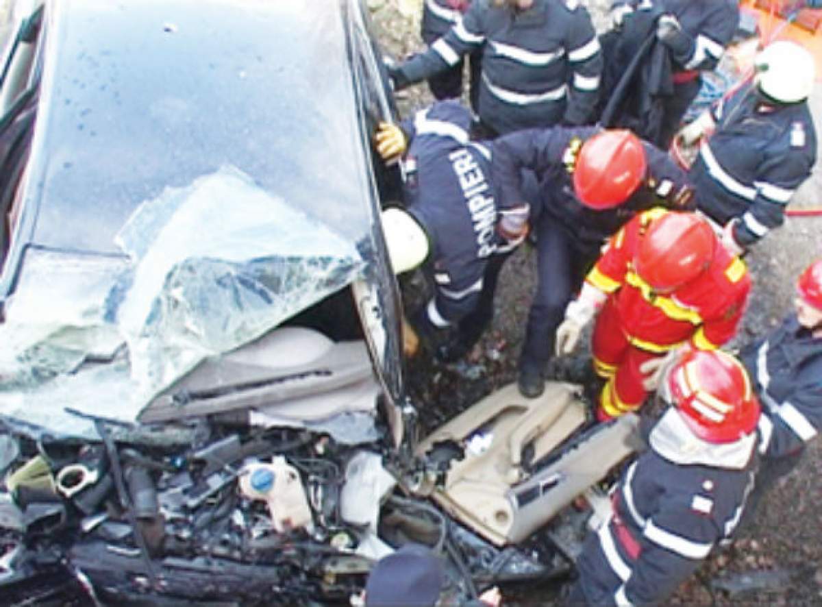 Accident grav în apropiere de Haţeg! Trei persoane au murit pe loc, printre care şi un minor