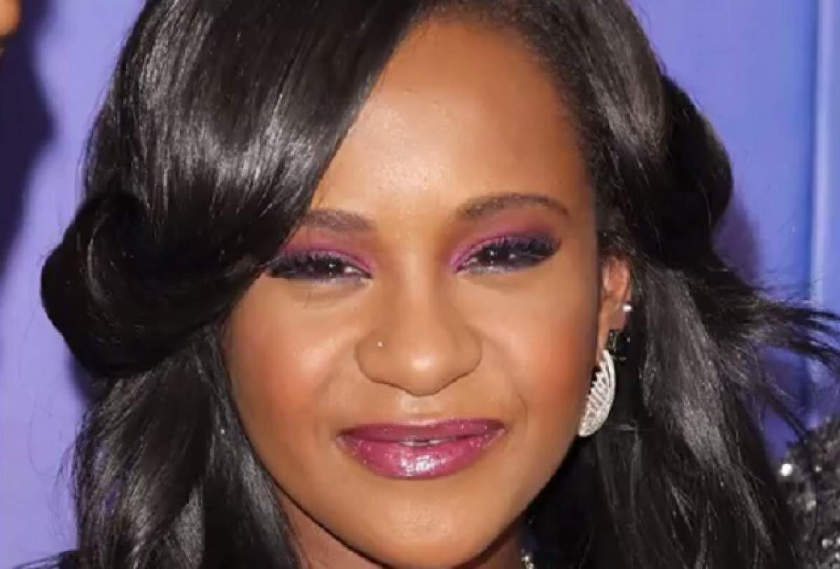 VIDEO / Scandal după moartea lui Bobbi Kristina! O fotografie cu fiica lui Whitney Houston moartă, vândută cu 100.000 de dolari