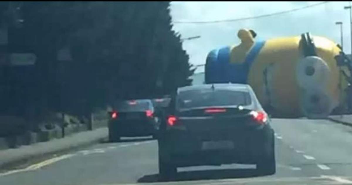 VIDEO / Panică în Dublin! Traficul a fost blocat de un Minion uriaş