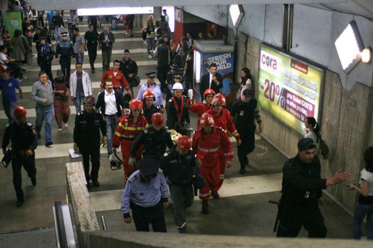 Panică la metrou. O femeie a căzut pe şine, circulaţia trenurilor a fost întreruptă