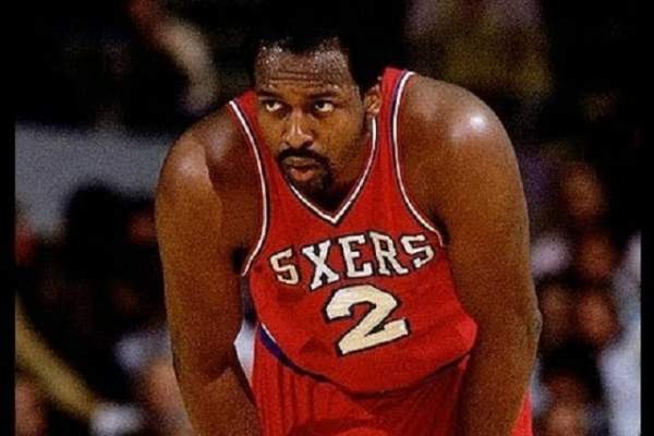 VIDEO / Fostul baschetbalist Moses Malone s-a stins din viaţă