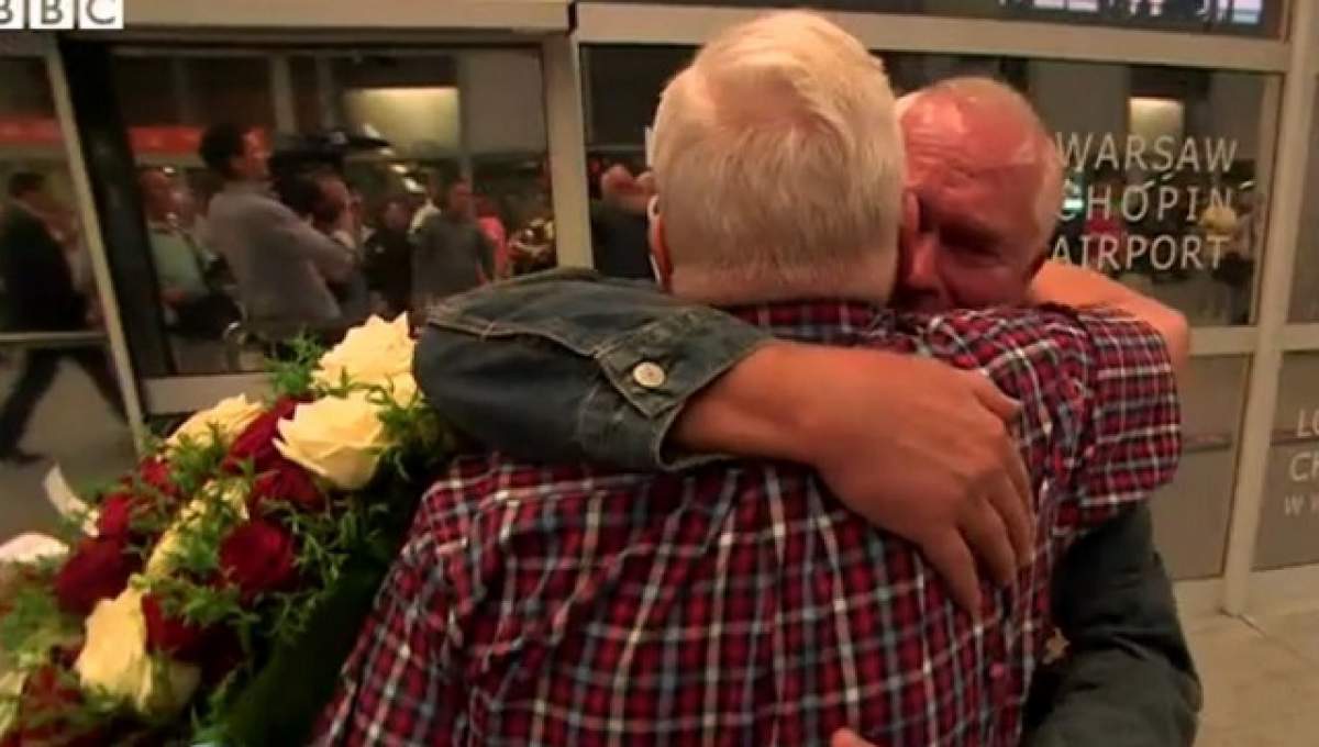VIDEO FABULOS / Doi gemeni s-au întâlnit după aproape 70 de ani! Ce poveste TERIBILĂ de viaţă i-a despărţit