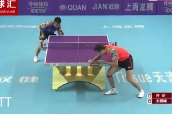 VIDEO / Cel mai nebun schimb de mingi văzut recent la tenis de masă. Aşa ceva rar se întâmplă