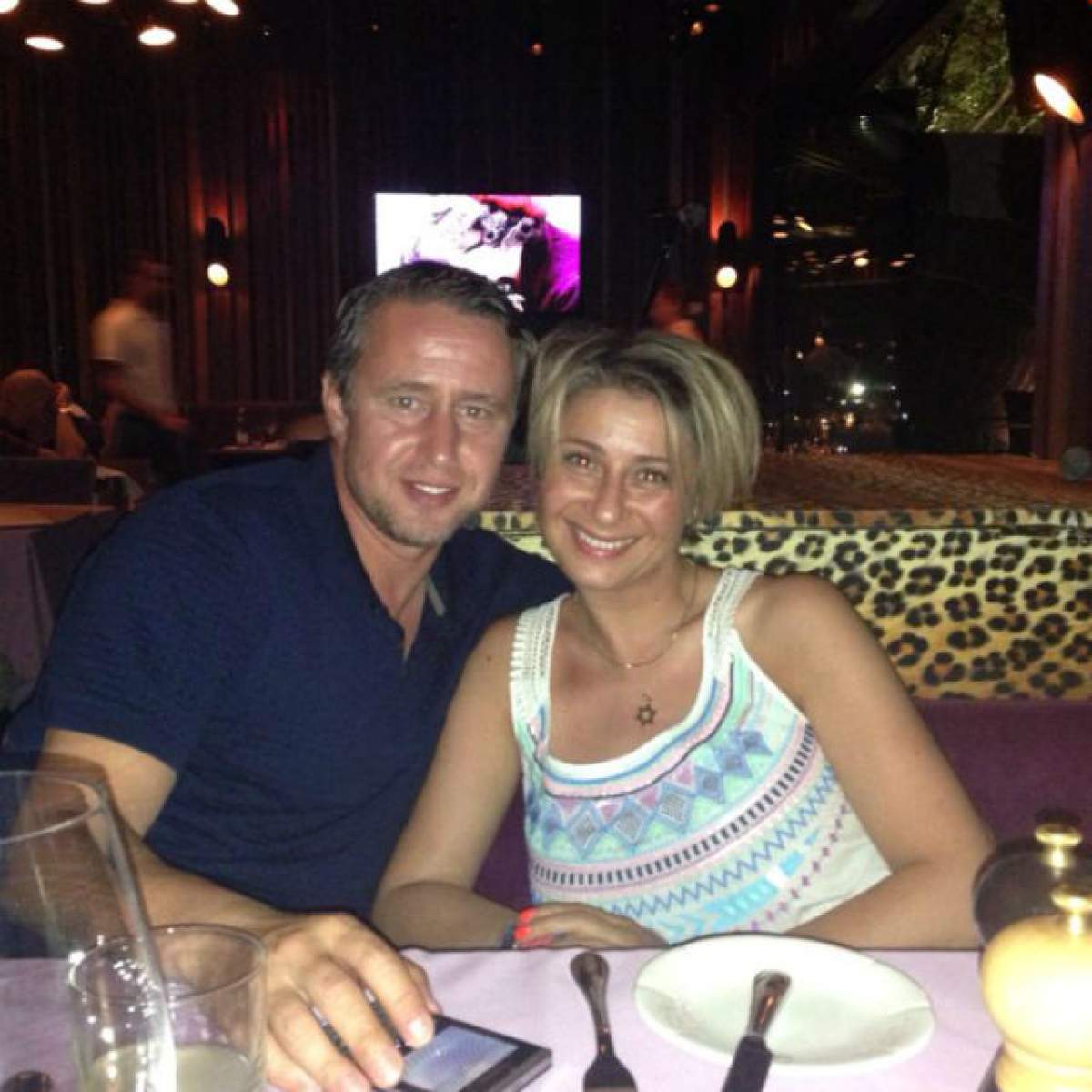 VIDEO / Laurenţiu Reghecampf, petrecere surpriză de ziua lui pregătită de Anamaria Prodan! Elena Udrea a fost şi ea invitată la eveniment