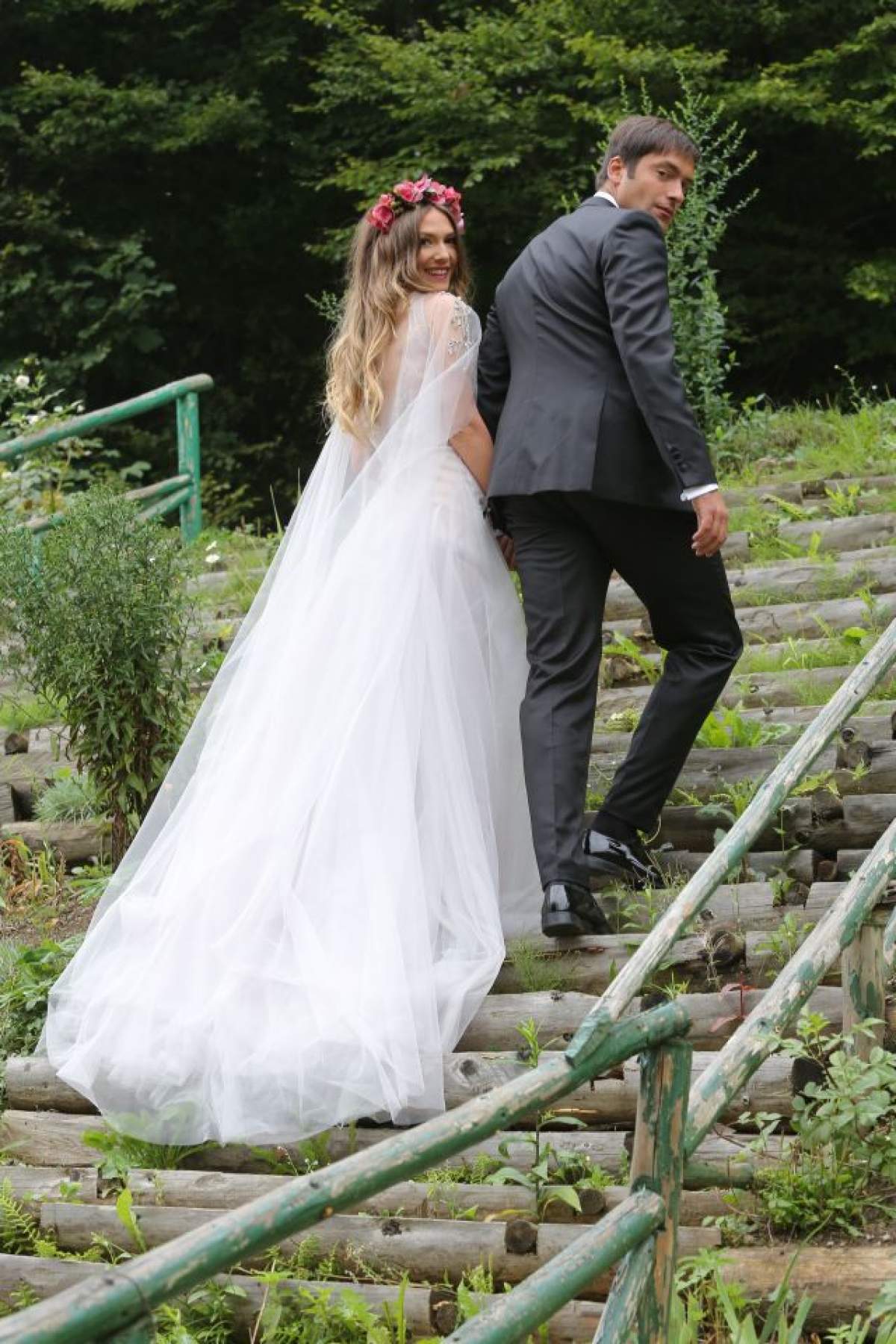 FOTO /  Detalii neştiute despre nunta Adelei Popescu! Ce nu a spus până acum actriţa despre cea mai fericită zi din viaţa ei!