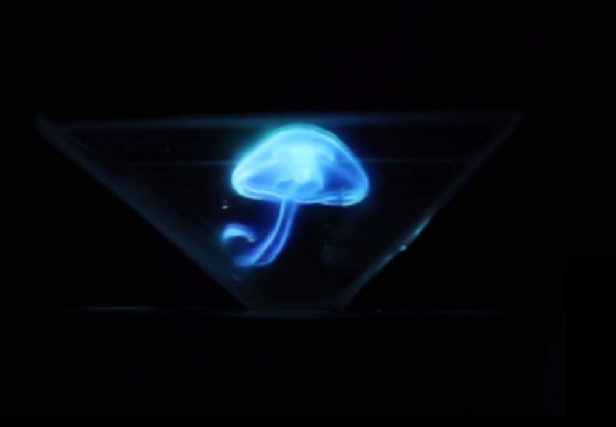 VIDEO / ÎNTREBAREA ZILEI: DUMINICĂ - Cum faci o hologramă cu ajutorul telefonului mobil