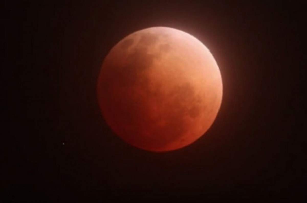 VIDEO / Începe o eră nouă! Eclipsă de Lună şi Super Luna, în aceeaşi noapte