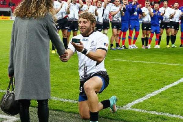 VIDEO / Primele declaraţii ale româncei care a fost cerută de nevastă pe stadionul Wembley,  în faţa a zeci de mii de spectatori!