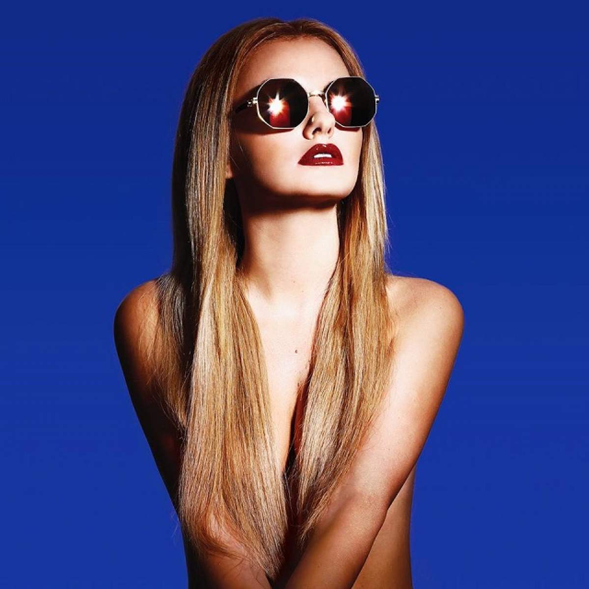 Alexandra Stan a pus bărbaţii pe jar! Sfârcurile ei "obraznice" au strâns mii de like-uri