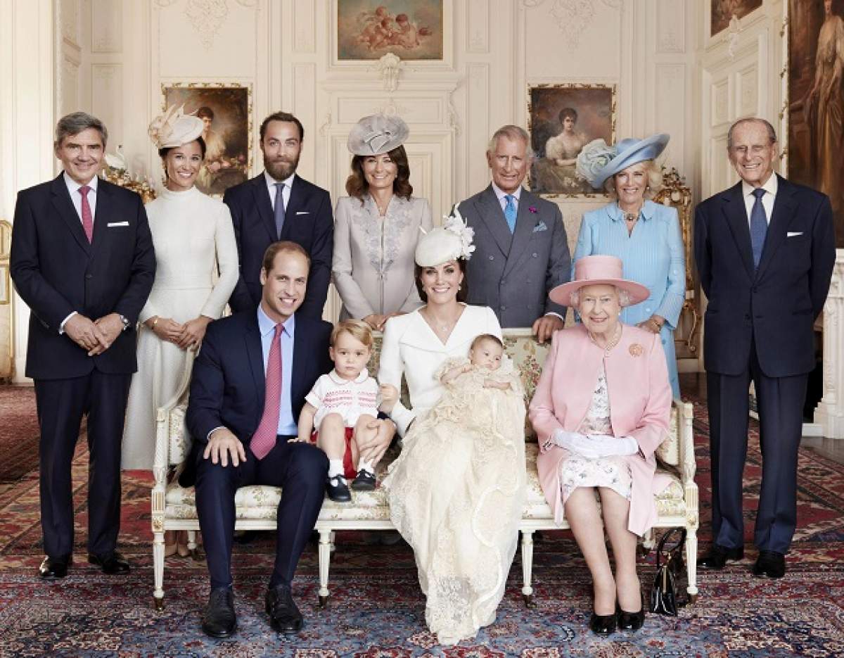 Cât de drăgălaşi sunt împreună şi cât de mult seamănă! O nouă imagine cu Prinţul George şi Prinţesa Charlotte a devenit virală