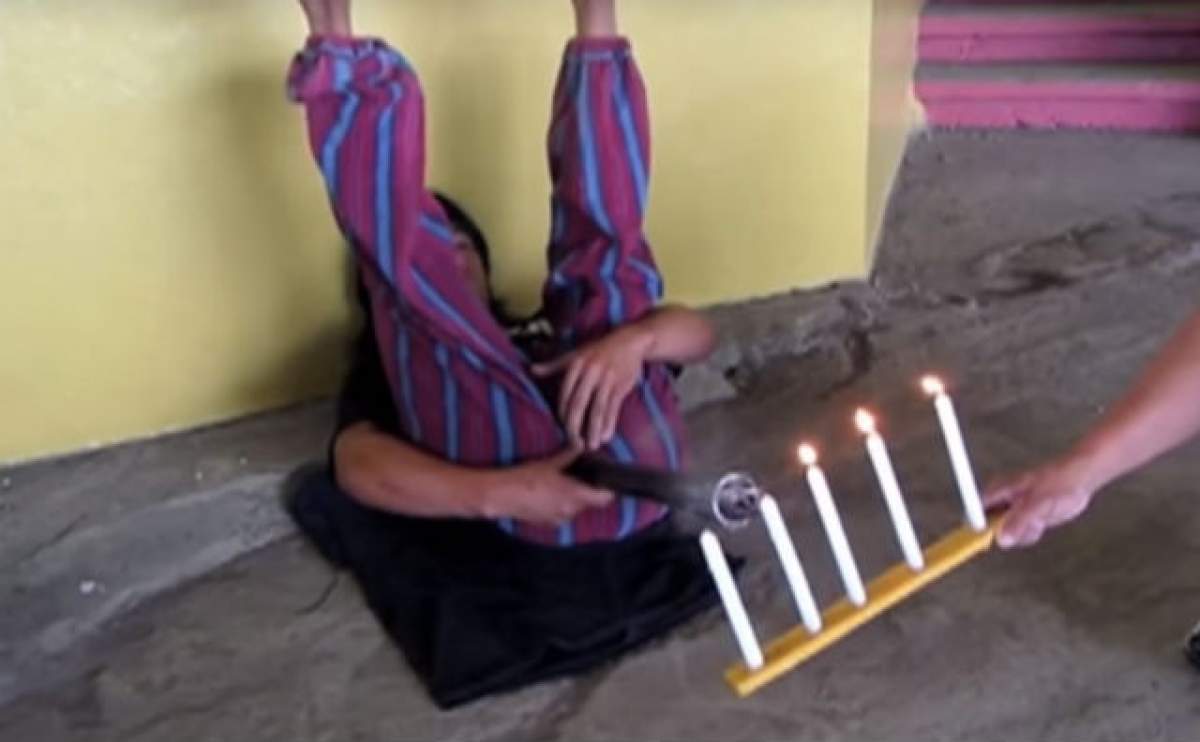 VIDEO / Aşa ceva nu ai mai văzut! Acest om stinge lumânările cu ajutorul gazelor intestinale