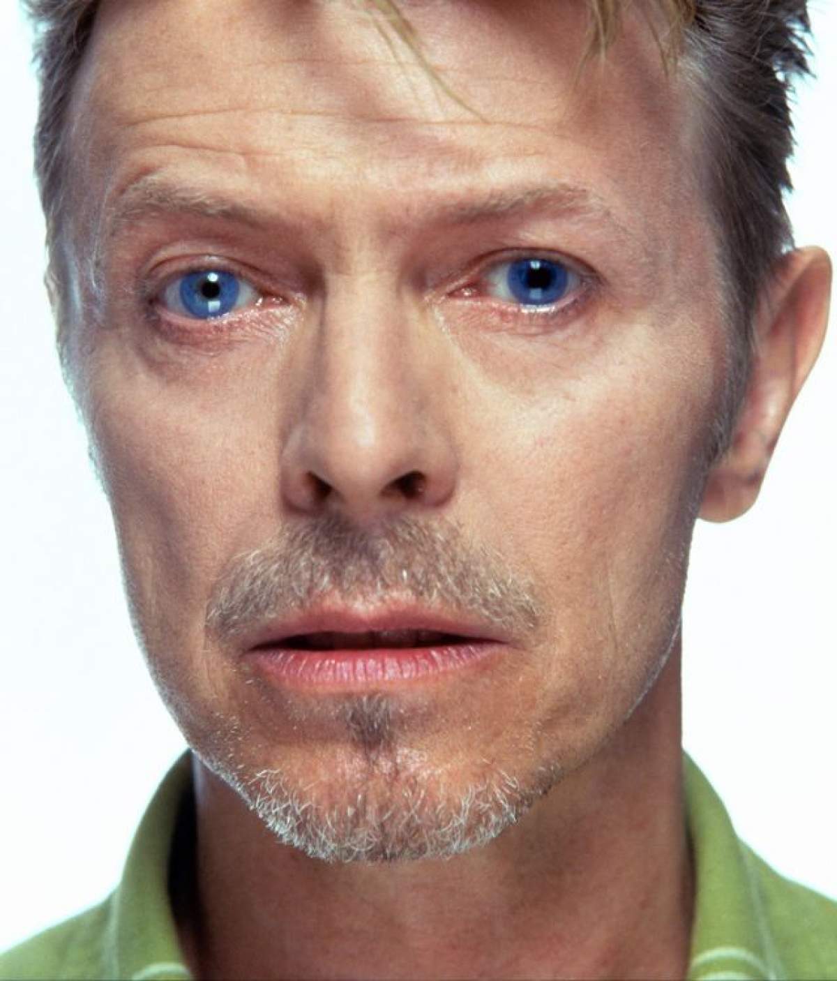 VIDEO / Trupul lui David Bowie, incinerat la New York. Familia nu a participat la ceremonie