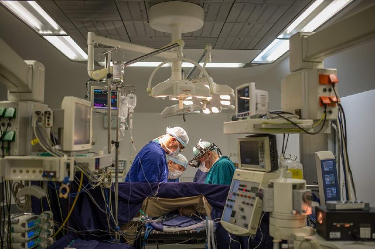Conflict neobișnuit între doi medici români. Unul dintre ei se află la reanimare
