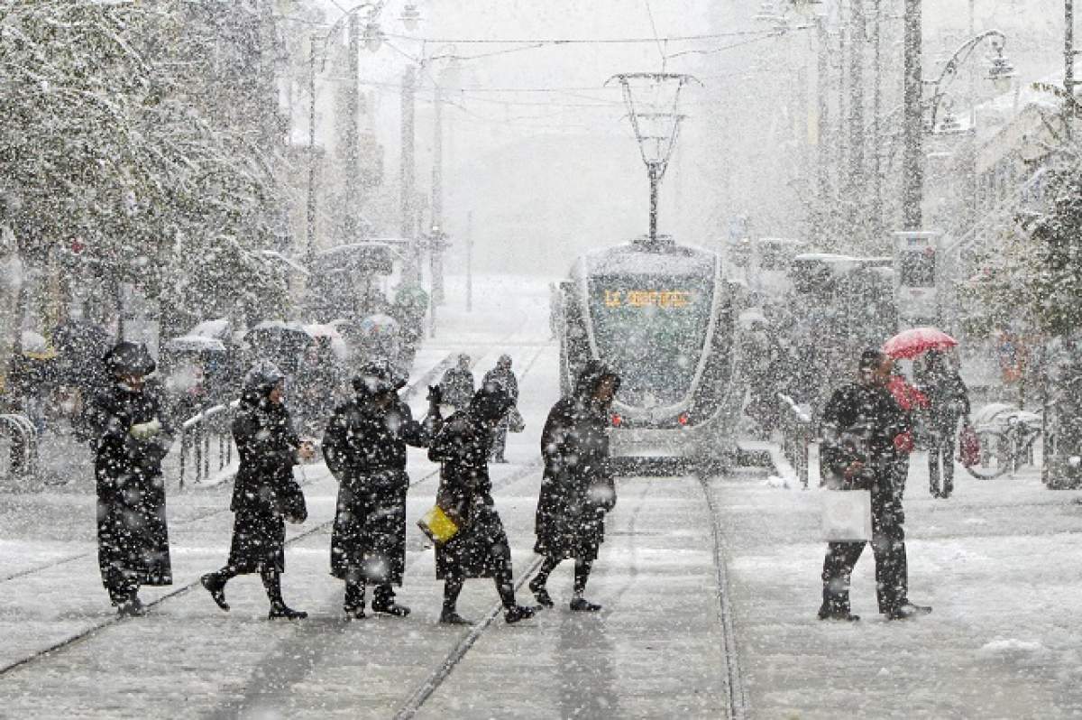 Zonele din România rămase fără curent electric, în urma ninsorilor. Situația e mai dificilă decât se credea