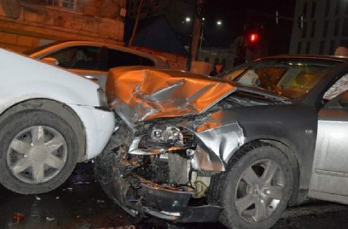 FOTO / Accident cu patru maşini în Timișoara! Două persoane au fost grav rănite