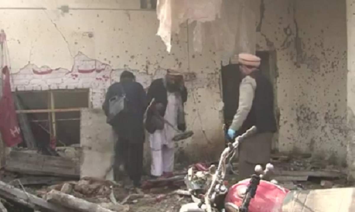 VIDEO / Atac sinucigaş în nord-vestul Pakistanului! Cel puţin 10 oameni au murit