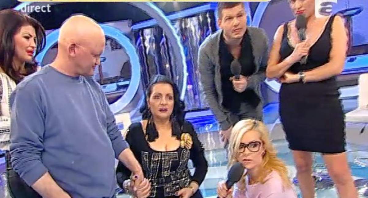 VIDEO / Ambulanţa, chemată de urgenţă în platoul emisiunii "Acces direct"! Simona Gherghe s-a panicat şi a cerut să ia o pauză