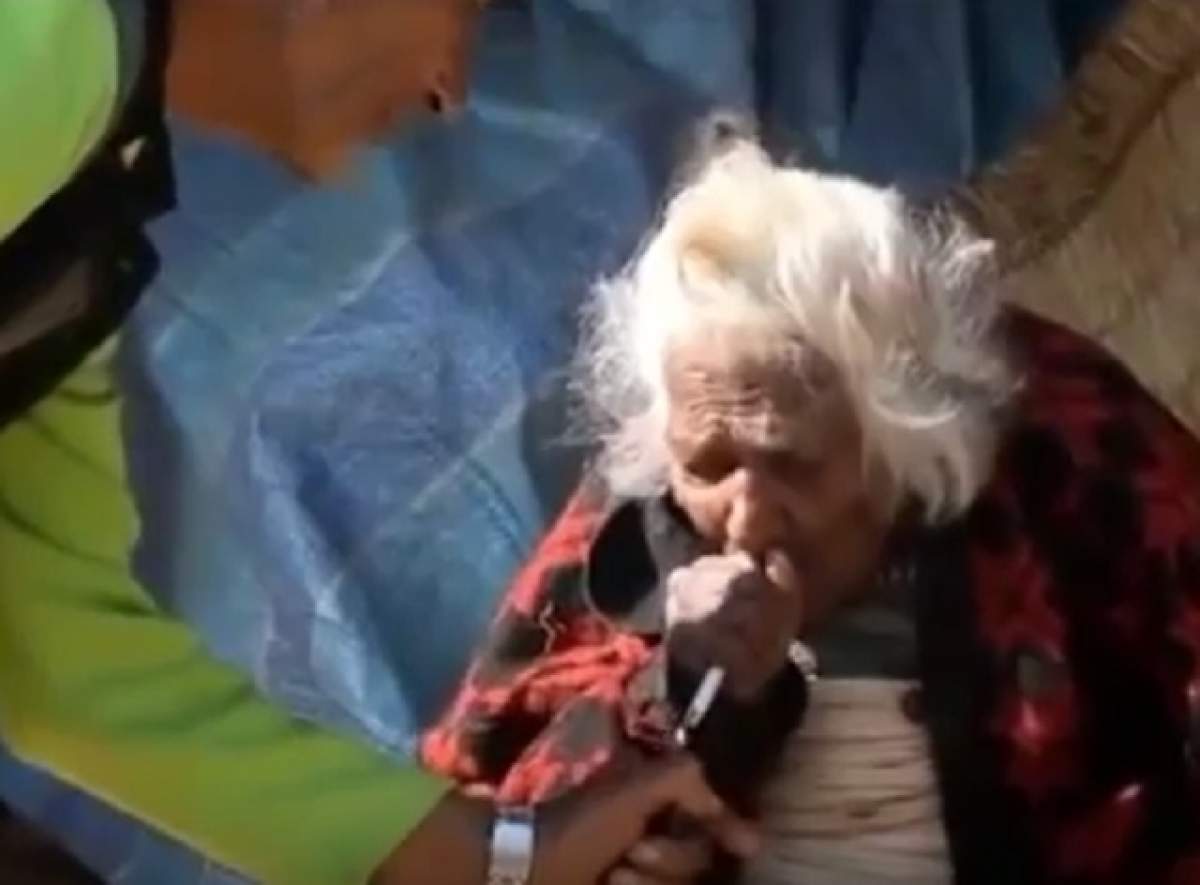 VIDEO / Are 112 ani şi susţine că tutunul a ajutat-o să apuce această vârstă! E incredibil câte ţigări fumează pe zi bătrâna din imagine