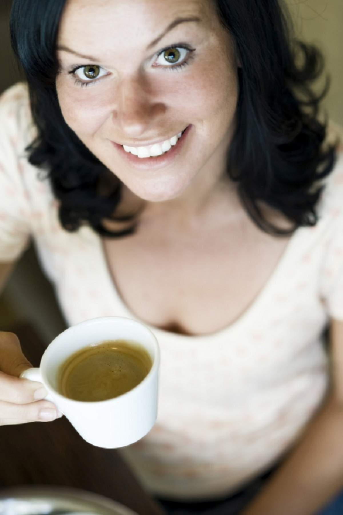 Bei mai mult de trei cești de cafea pe zi? Ce se întâmplă cu sânii tăi. Ipoteza îngrijorătoare a specialiștilor