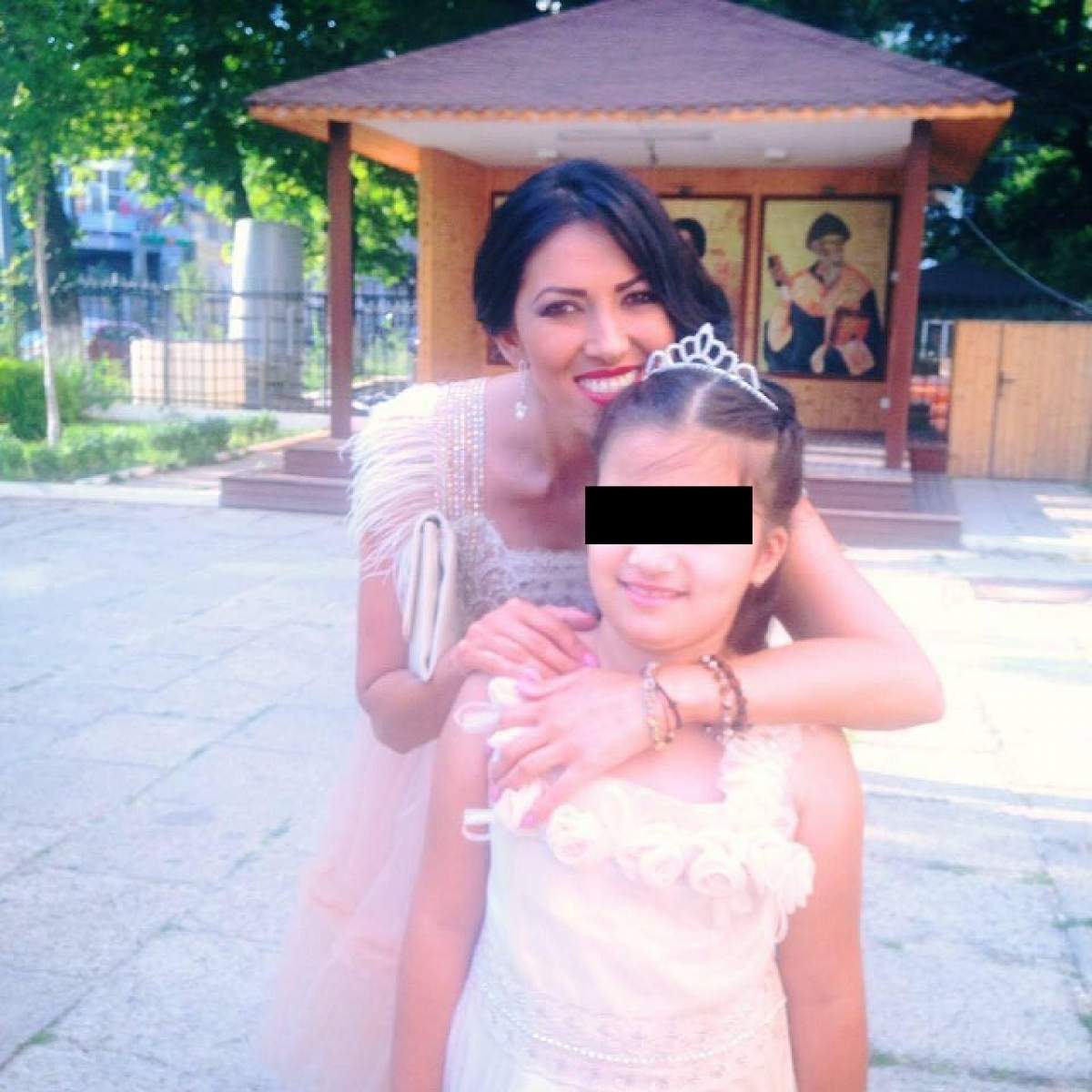 Eniko Georgescu, văduva fostului soţ al Mădălinei Manole, a scăpat-o din mână pe fetiţa ei! "Habar n-am de unde face atâţia bani"