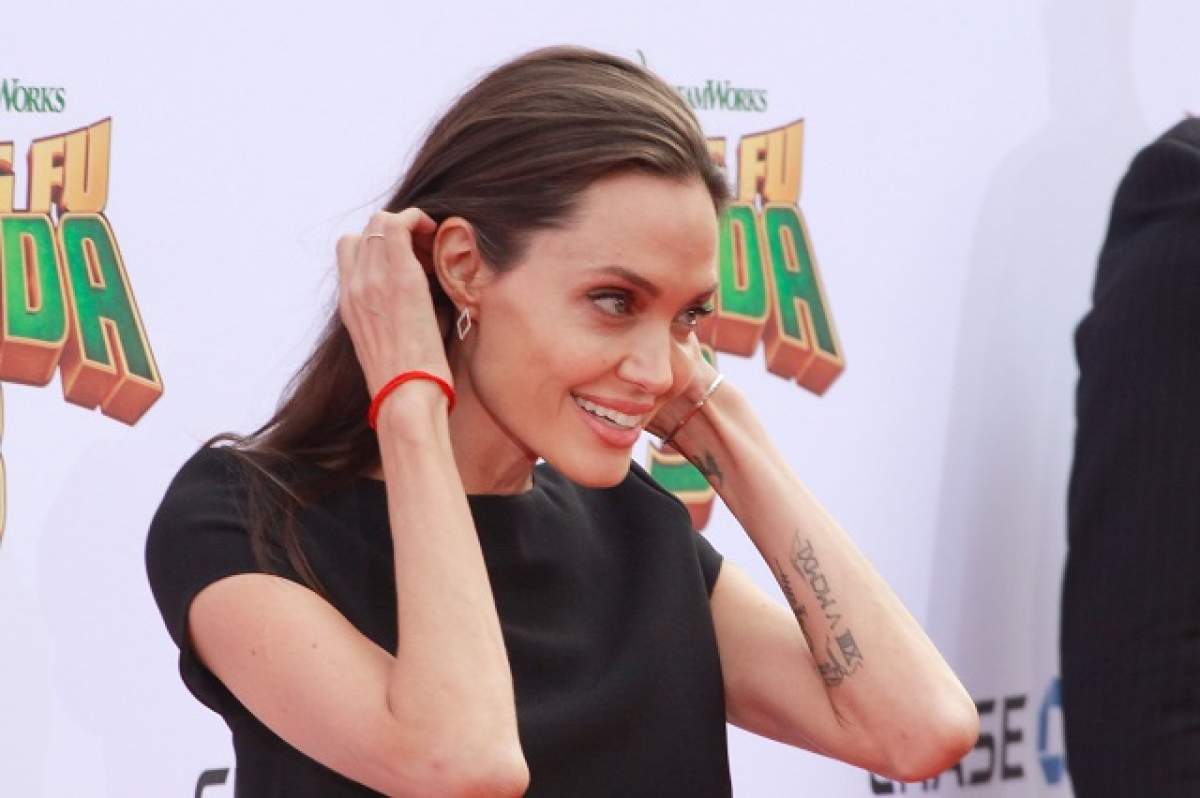 Angelina Jolie  e piele şi os. A ajuns la 37 de kilograme şi refuză să mai mănânce