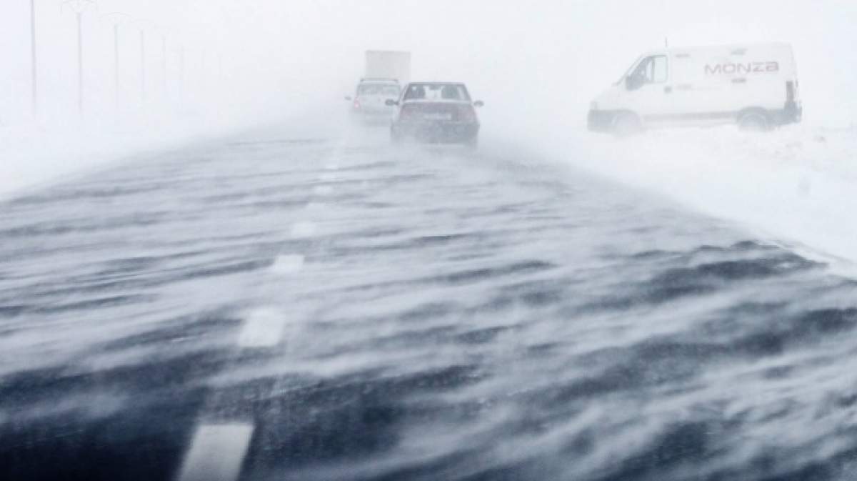 Iarna se întoarce  cu paşi mici! Meteorologii au emis în urmă cu puţin timp un COD GALBEN de viscol pentru mai multe judeţe