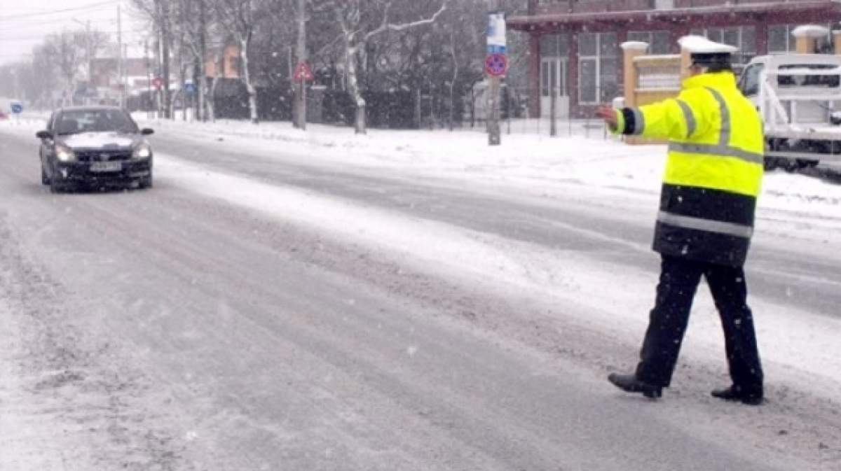 Şapte administratori de drumuri, amendaţi de Poliţia Rutieră