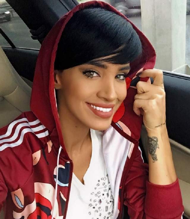 Operată, operată, dar DEGEABA! Adelina Pestriţu nu poate masca RIDURILE nici cu o tonă de FOND de TEN