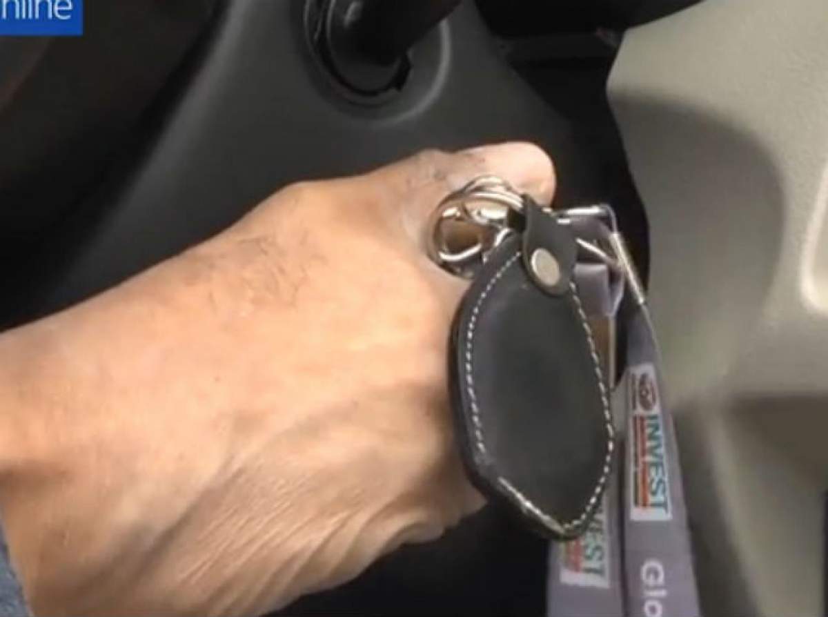 VIDEO / Un bărbat fără mâini a reuşit să-şi ia permisul de conducere! Uite cum se descurcă în trafic aglomerat