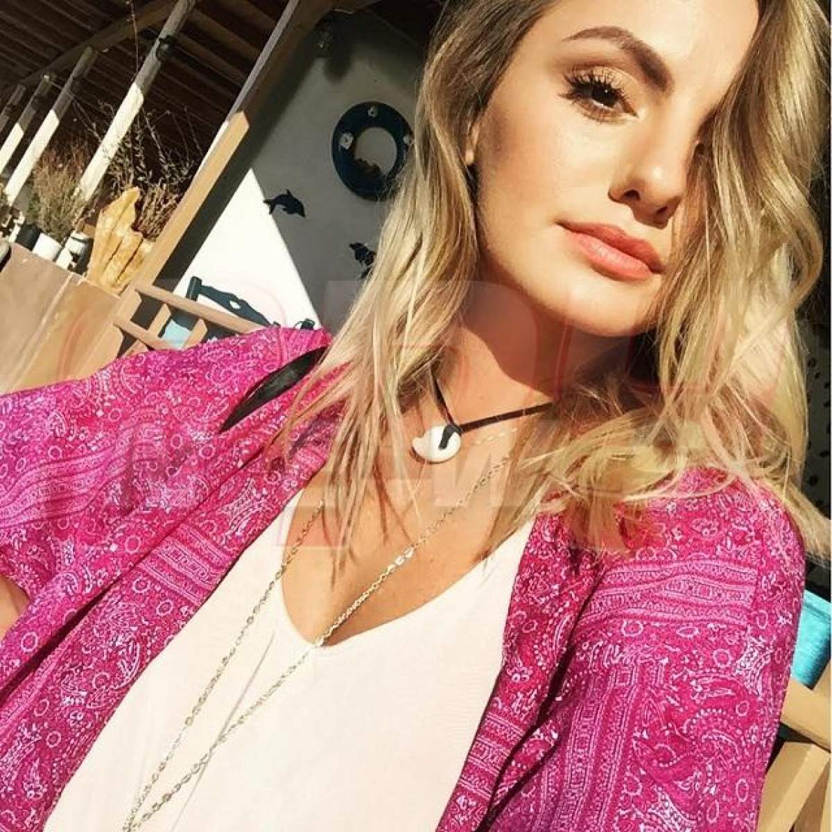 Alexandra Stan a păţit-o în Grecia! Vedeta, dată peste cap din cauza unor probleme