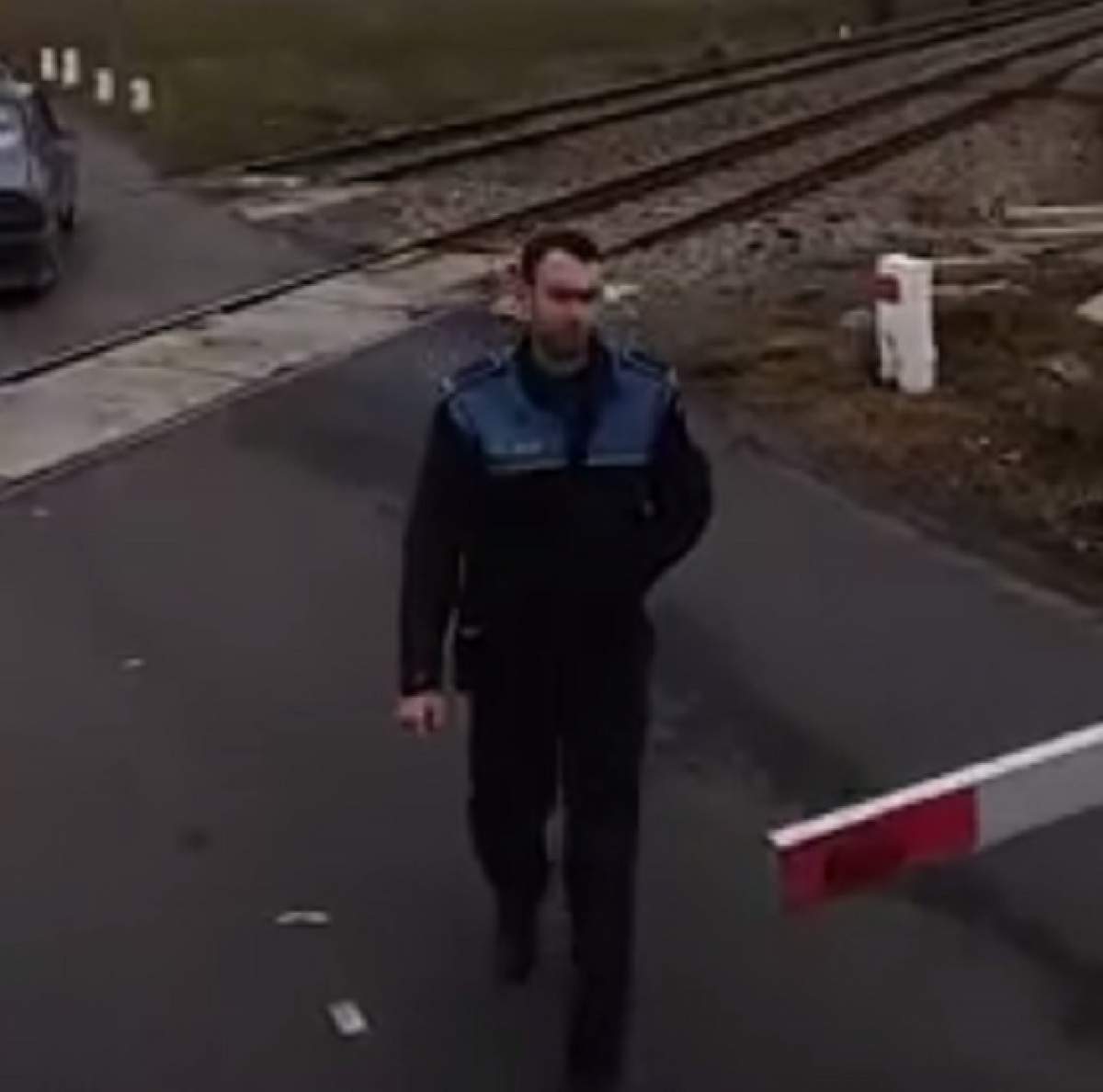 Gest incredibil făcut de un poliţist aflat în misiune! Martorii n-au ştiut cum să reacţioneze