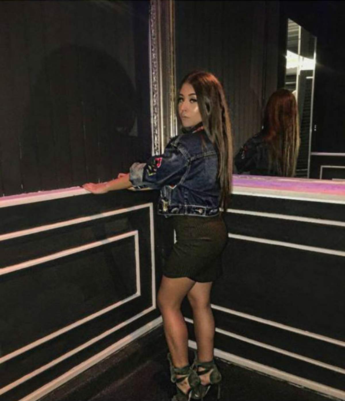 FOTO / Nicole Cherry, de la puştoaica inocenta, la adolescenta sexy. Machiată strident, cu buze ţuguiate și forme HOT, artista e de nerecunoscut