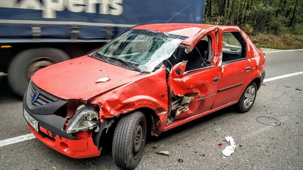 ULTIMĂ ORĂ! Un cântăreţ cunoscut din România a făcut accident! "Maşina e praf"