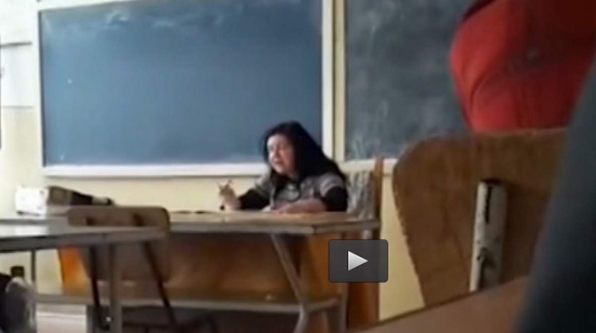VIDEO / Imagini şocante surprinse într-o şcoală din Dâmboviţa! O profesoară, filmată în timp ce se bate cu elevii