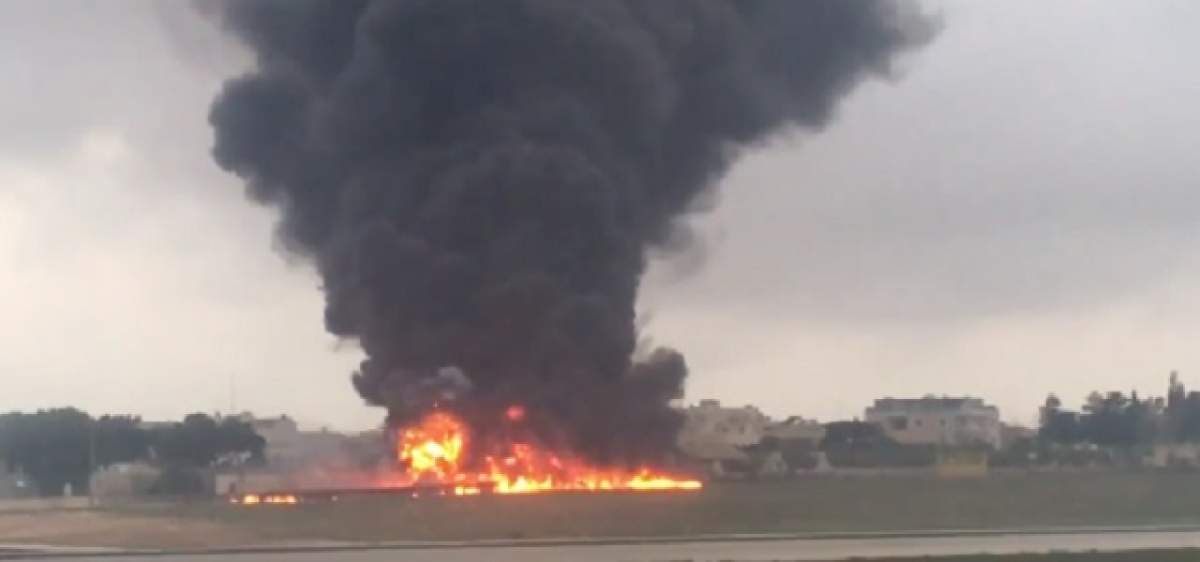 VIDEO / Ultima oră! Un avion s-a prăbuşit în Malta. Cel puţin cinci persoane au murit