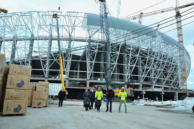 FOTO / Noua bijuterie a fotbalului românesc începe să prindă contur! Imagini spectaculoase cu stadionul din Craiova!