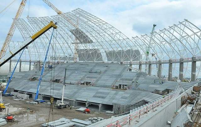 FOTO / Noua bijuterie a fotbalului românesc începe să prindă contur! Imagini spectaculoase cu stadionul din Craiova!