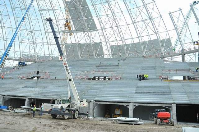 FOTO / Noua bijuterie a fotbalului românesc începe să prindă contur! Imagini spectaculoase cu stadionul din Craiova!